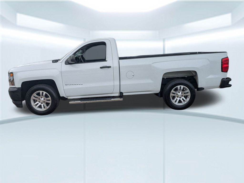 2017 Chevrolet Silverado 1500 photo 2