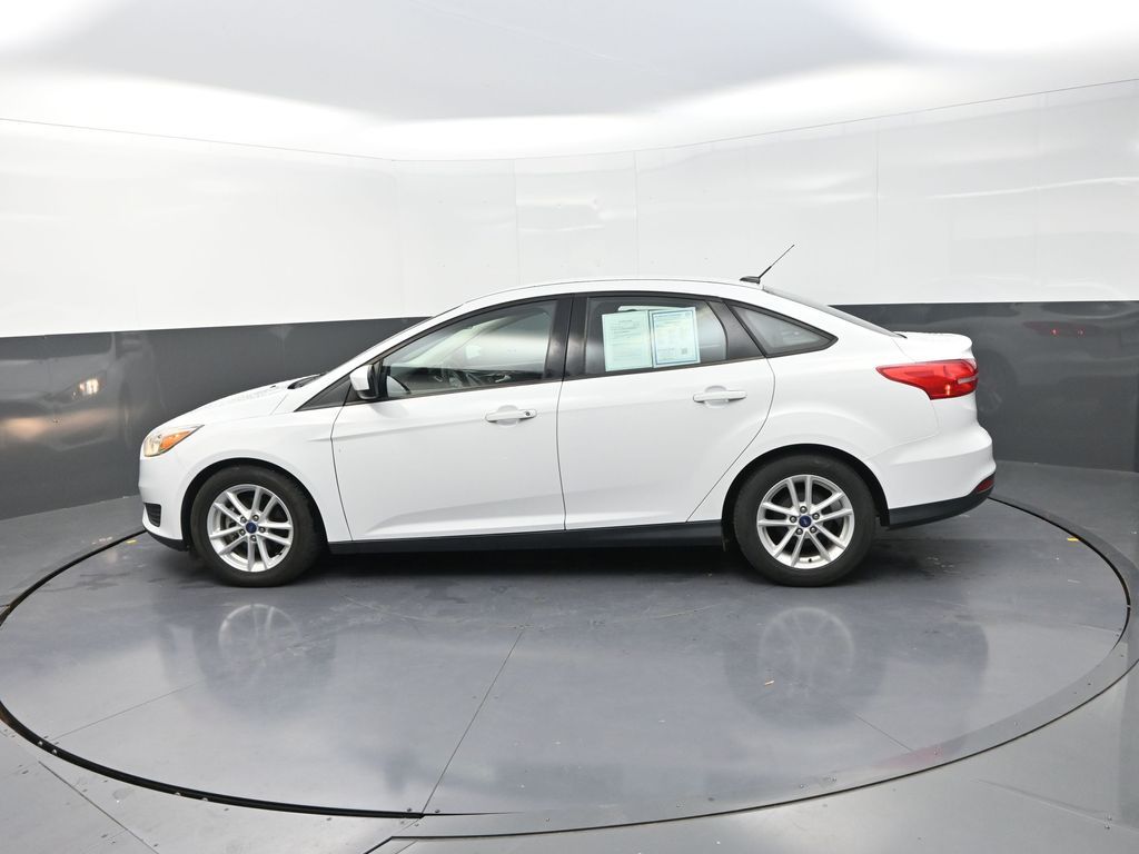 2018 Ford Focus SE photo 4