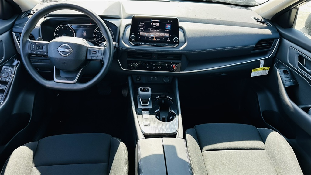 2026 Nissan Rogue S photo 12