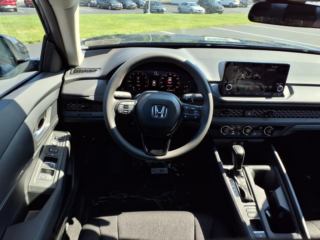 2025 Honda Accord LX photo 7
