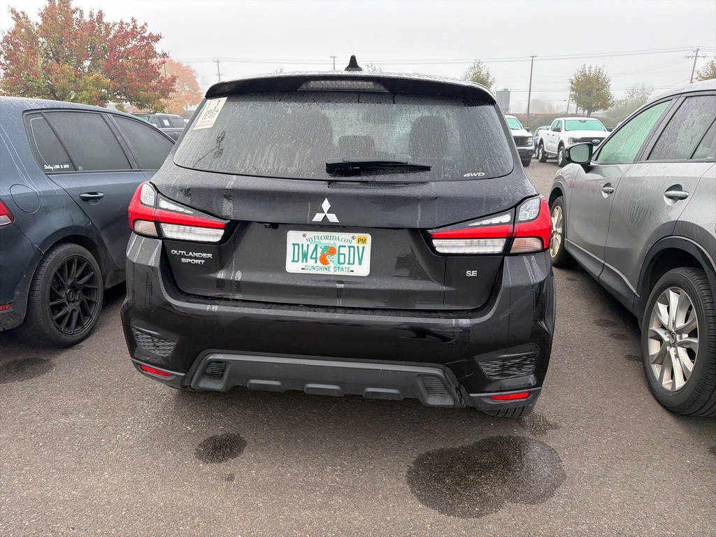 2024 Mitsubishi Outlander Sport SE photo 3