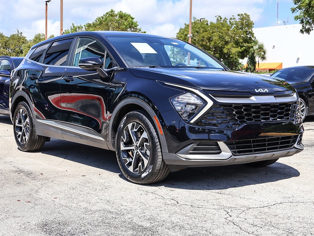 2023 Kia Sportage EX photo 2