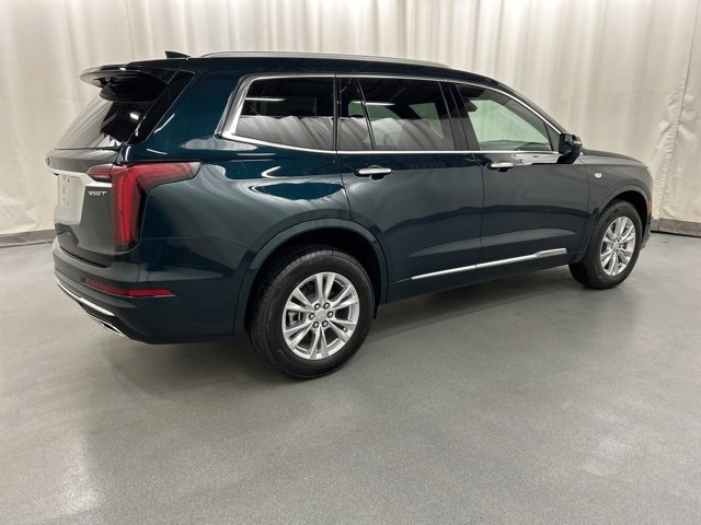 2025 Cadillac XT6 Luxury photo 3