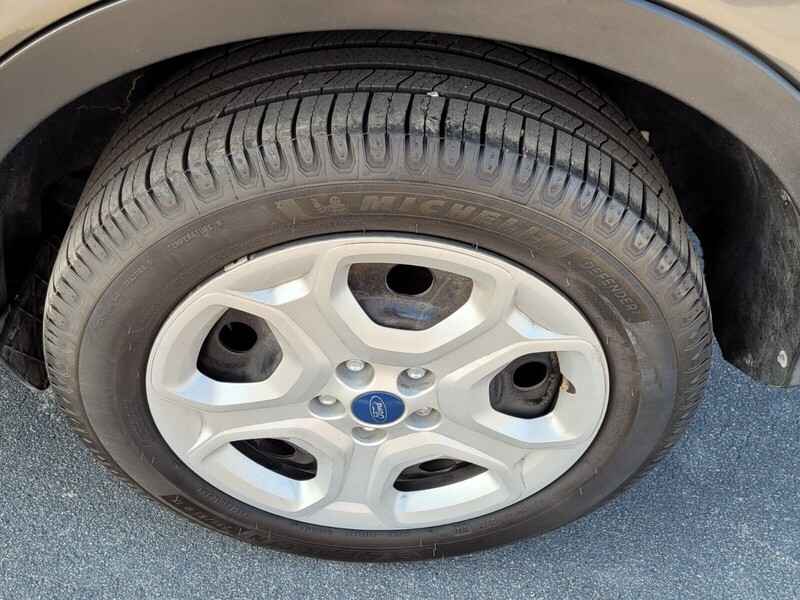 2019 Ford Escape S photo 5