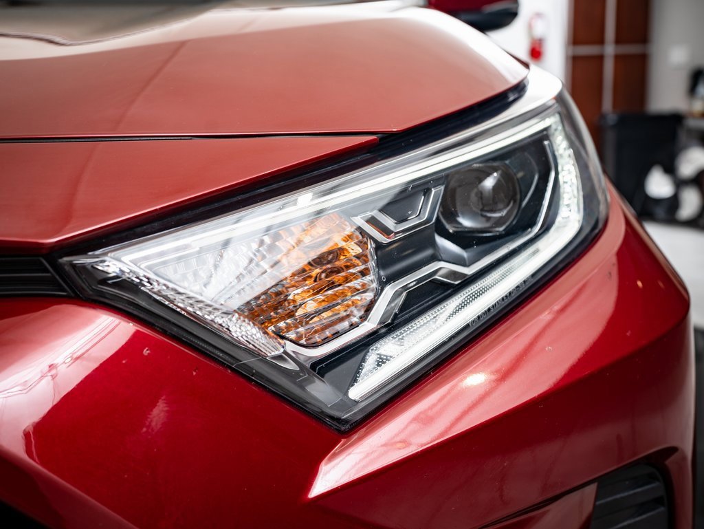 2021 Toyota RAV4 Hybrid XLE photo 15