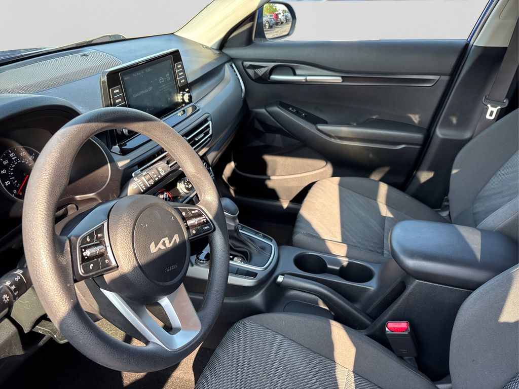 2022 Kia Seltos LX photo 9