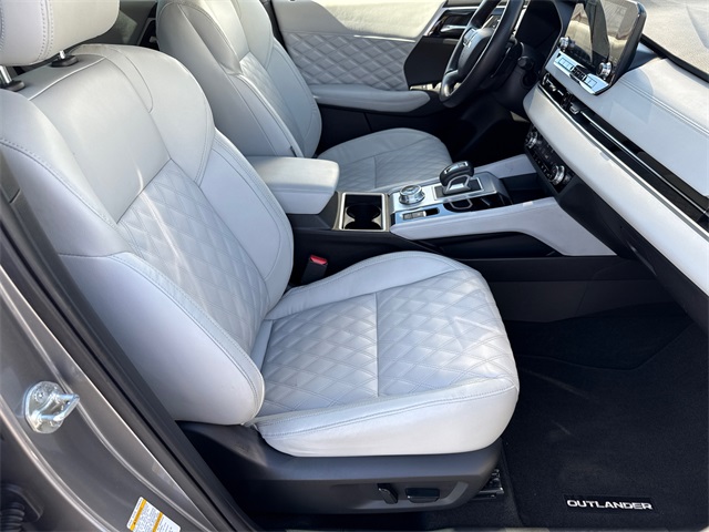 2022 Mitsubishi Outlander SEL photo 16