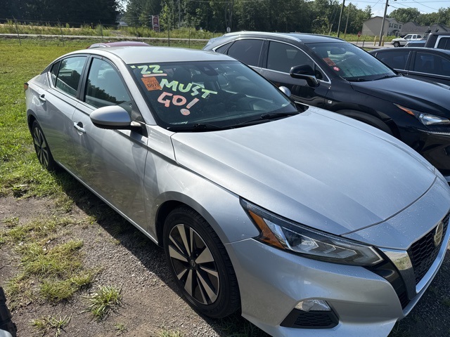 2022 Nissan Altima 2.5 SV photo 2