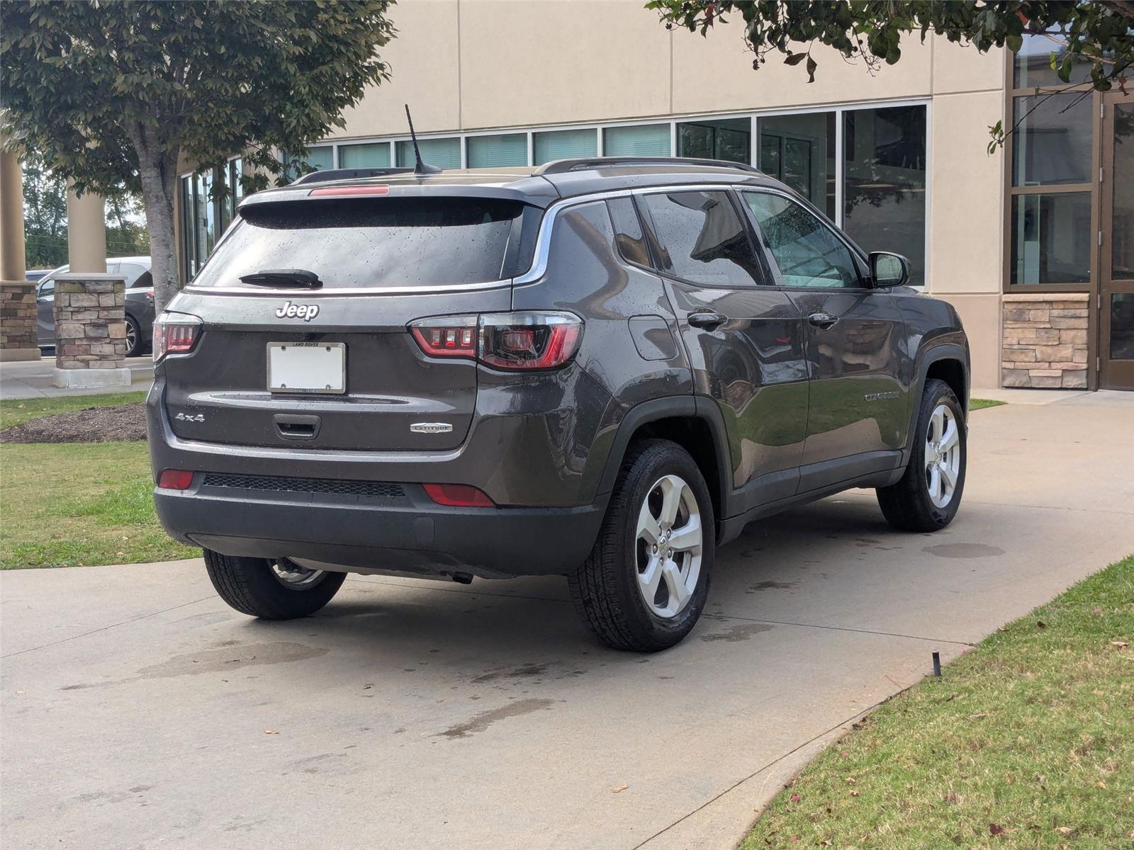 2017 Jeep Compass Latitude photo 5