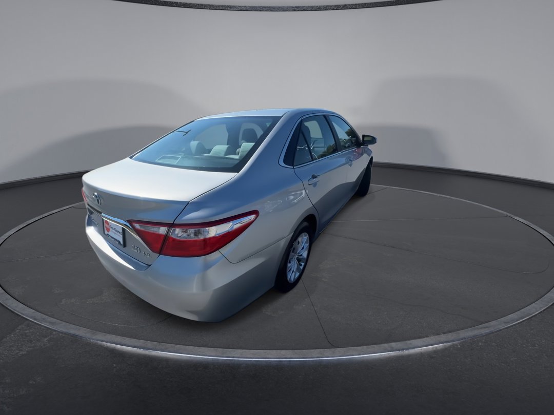 2017 Toyota Camry LE photo 8