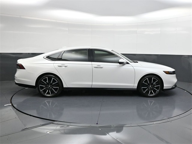 2025 Honda Accord Hybrid Touring photo 3