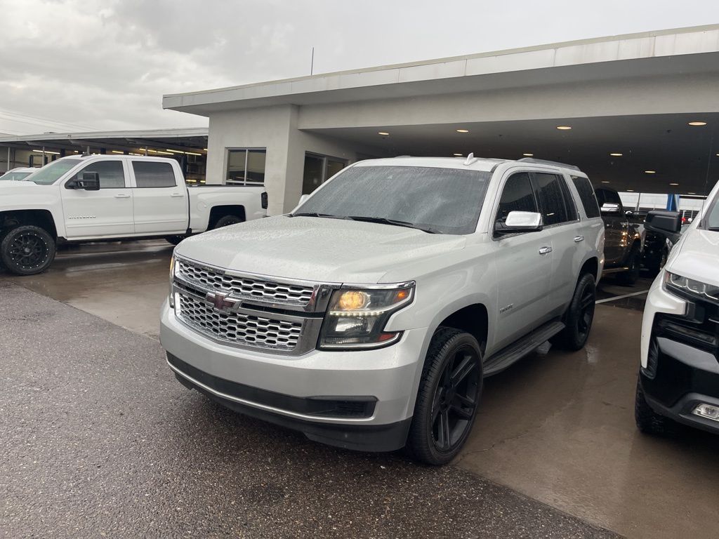 2016 Chevrolet Tahoe LT photo 3