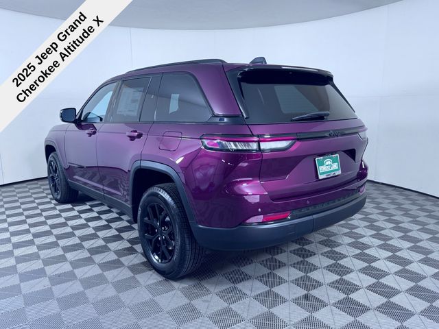 2025 Jeep Grand Cherokee Altitude photo 5