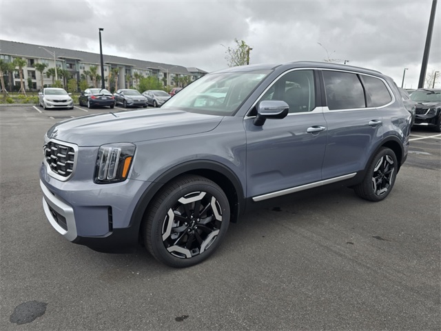 2025 Kia Telluride S photo 2
