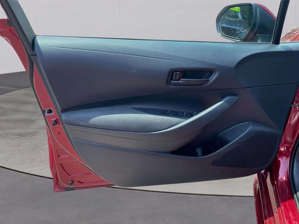 2025 Toyota Corolla LE photo 15