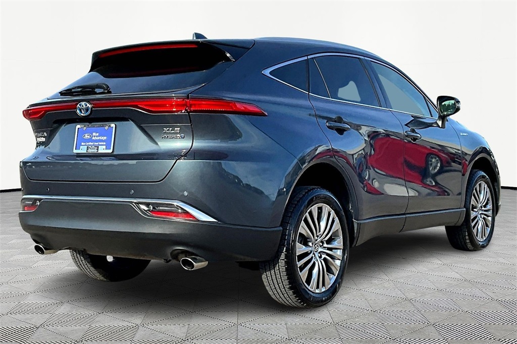 Used 2021 Toyota Venza XLE with VIN JTEAAAAH8MJ032296 for sale in Kansas City