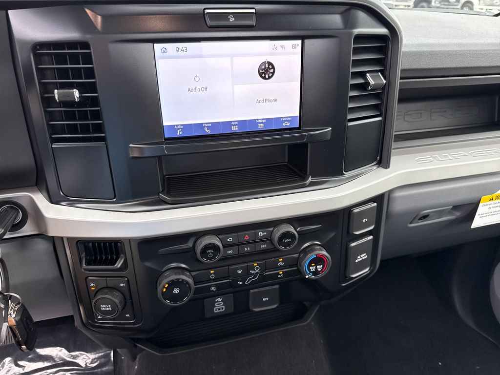 2025 Ford F-350 photo 6