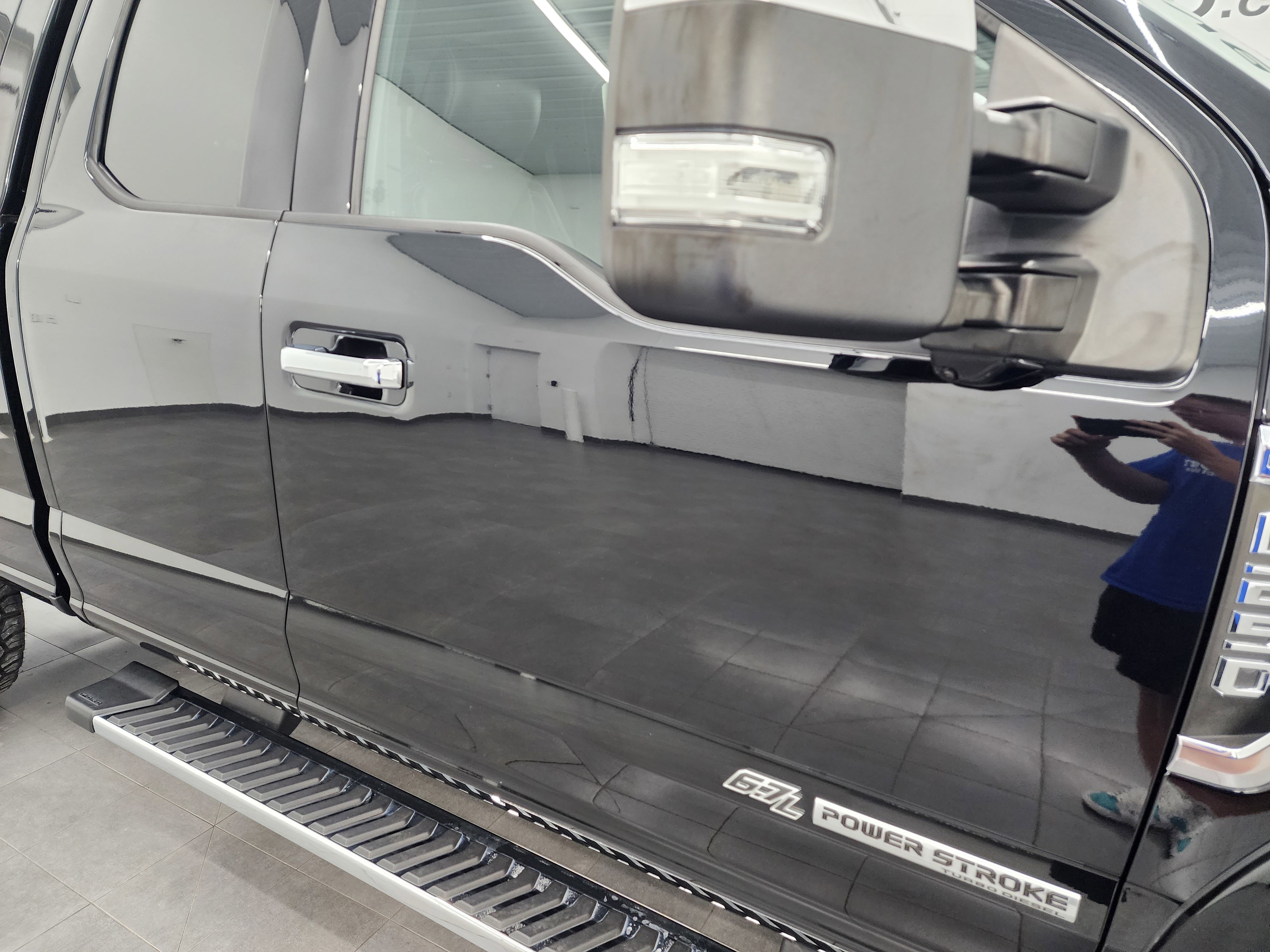 2017 Ford F-250 Lariat photo 3