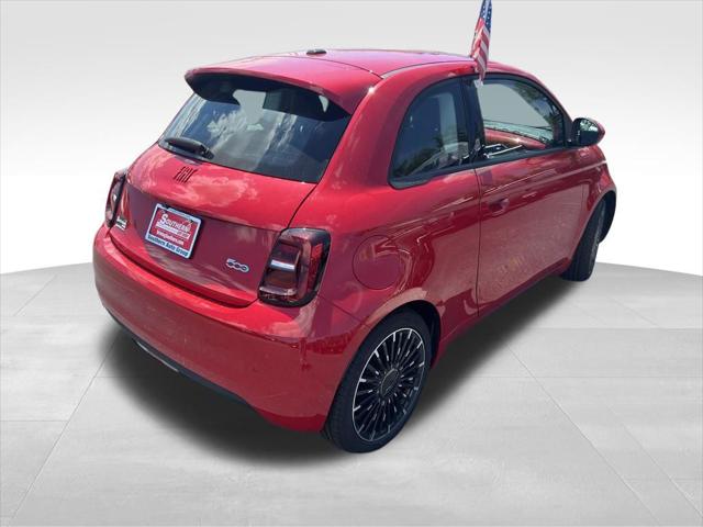 2024 Fiat 500e Red photo 15