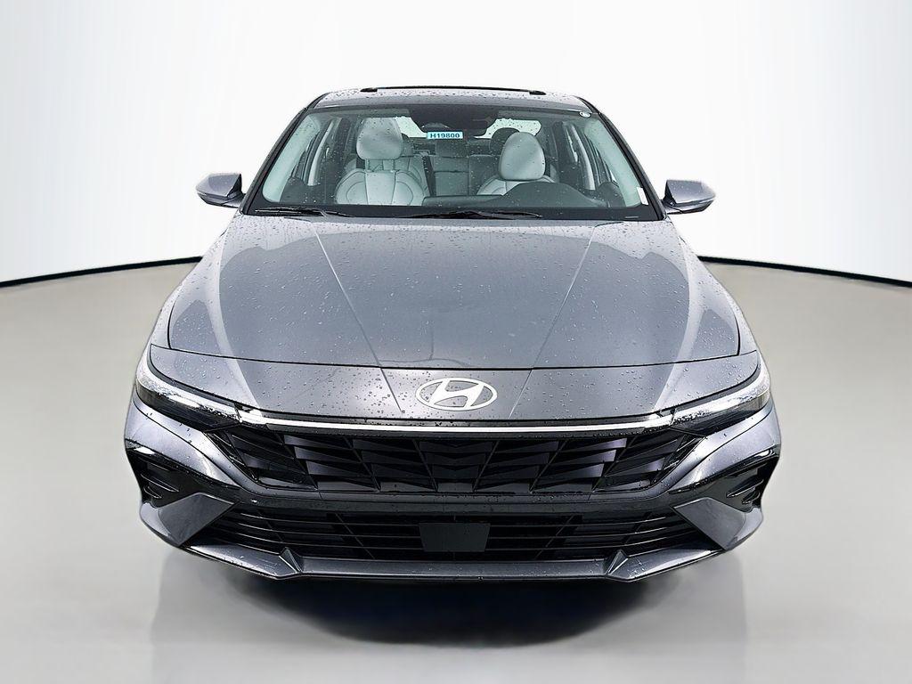 2025 Hyundai Elantra Limited photo 2