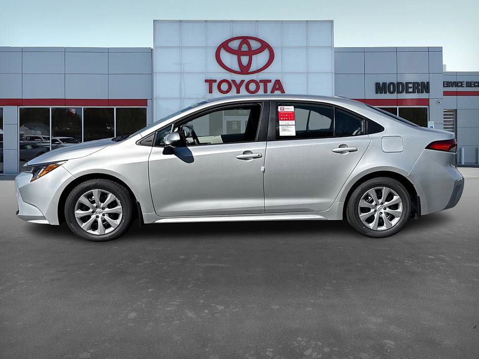 2026 Toyota Corolla LE photo 3
