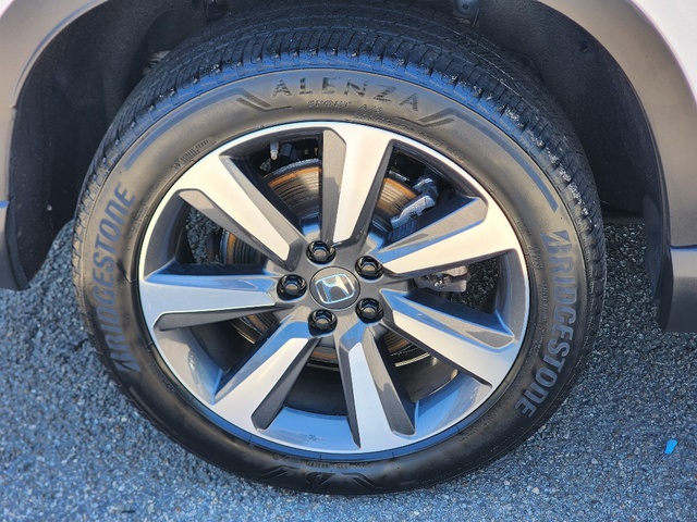 2023 Honda Pilot Touring photo 10