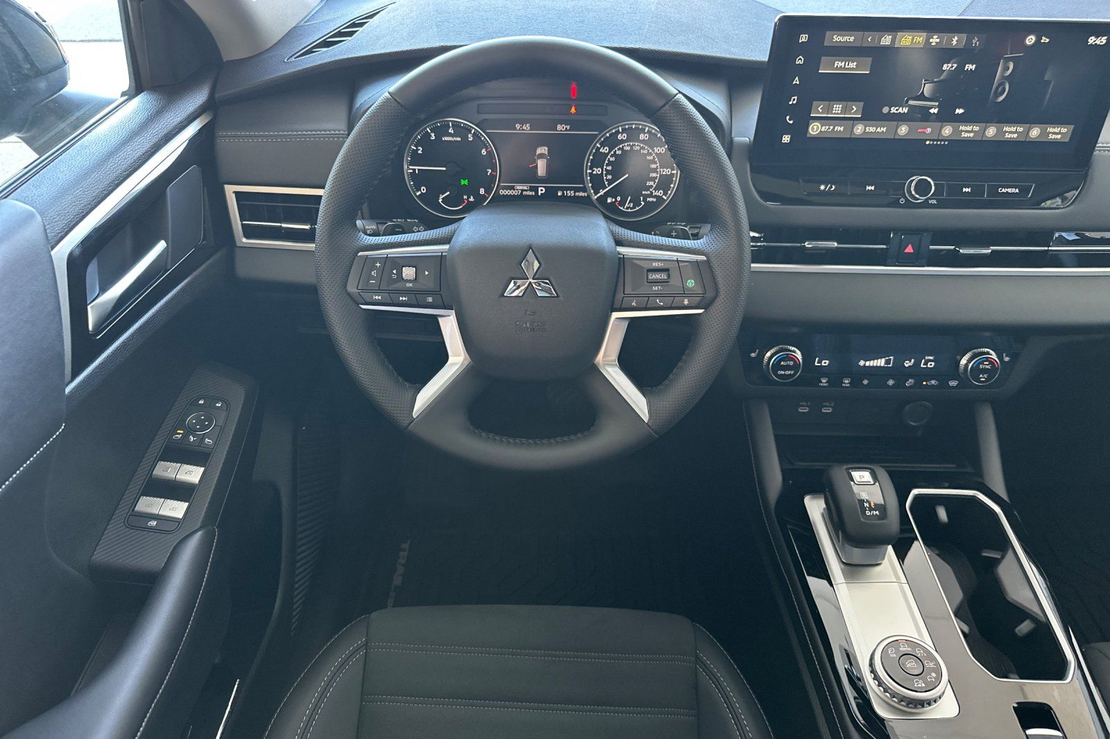 2025 Mitsubishi Outlander SE photo 13