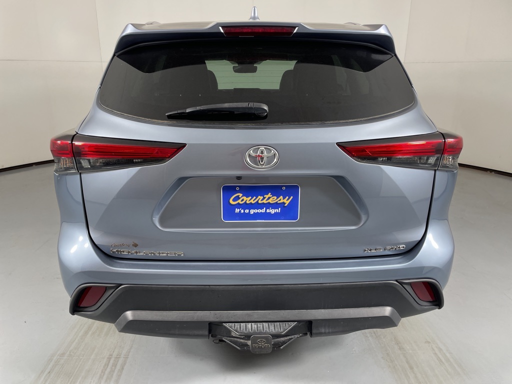 2021 Toyota Highlander XLE photo 7