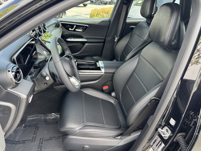 2025 Mercedes Benz GLC 300 4MATIC photo 2