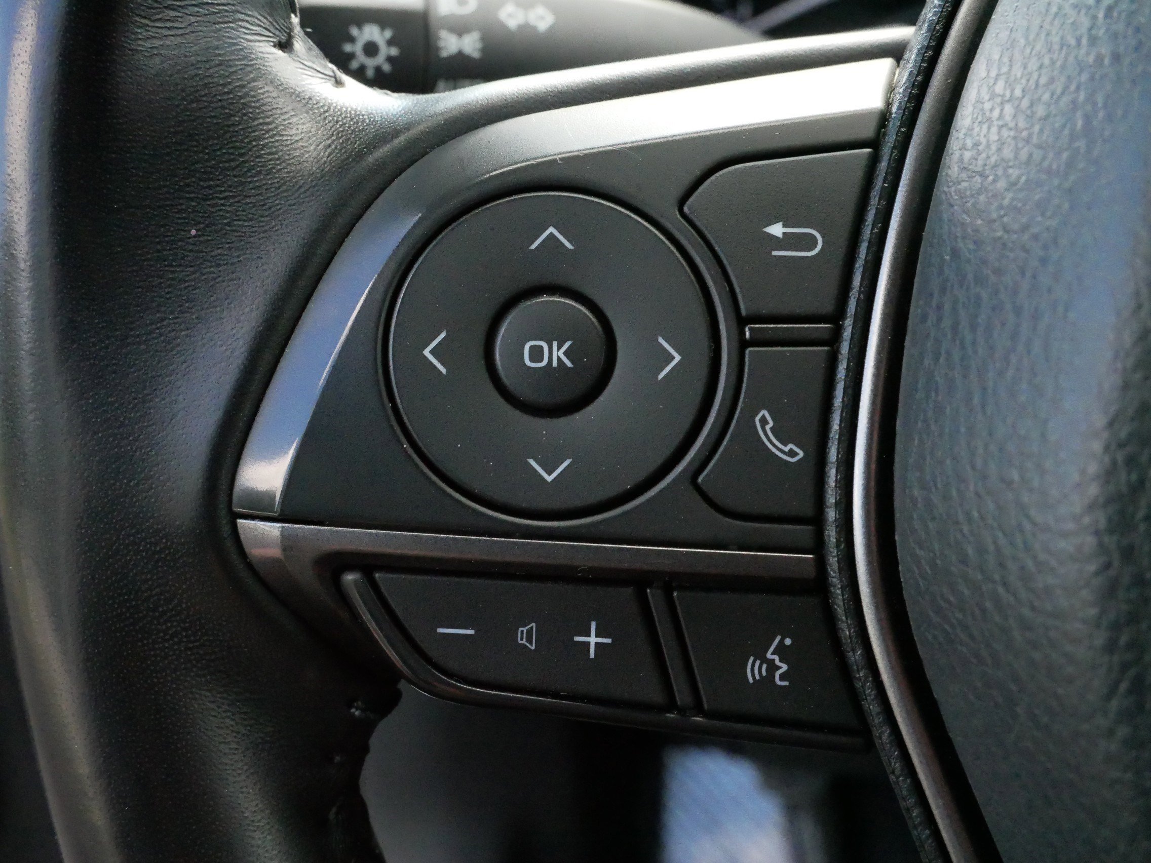 2023 Toyota Camry SE photo 26