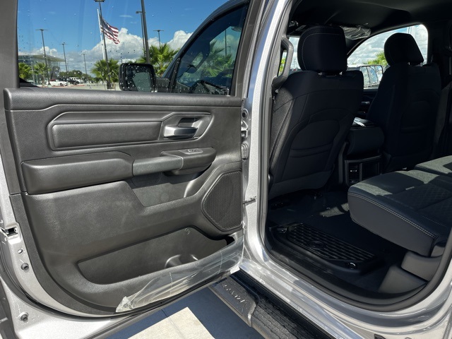 2025 Ram 1500 Tradesman photo 16