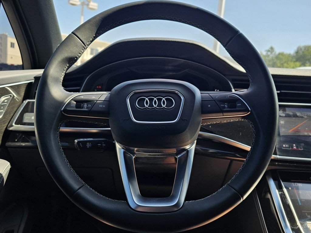 2025 Audi Q7 45 Premium Plus photo 25