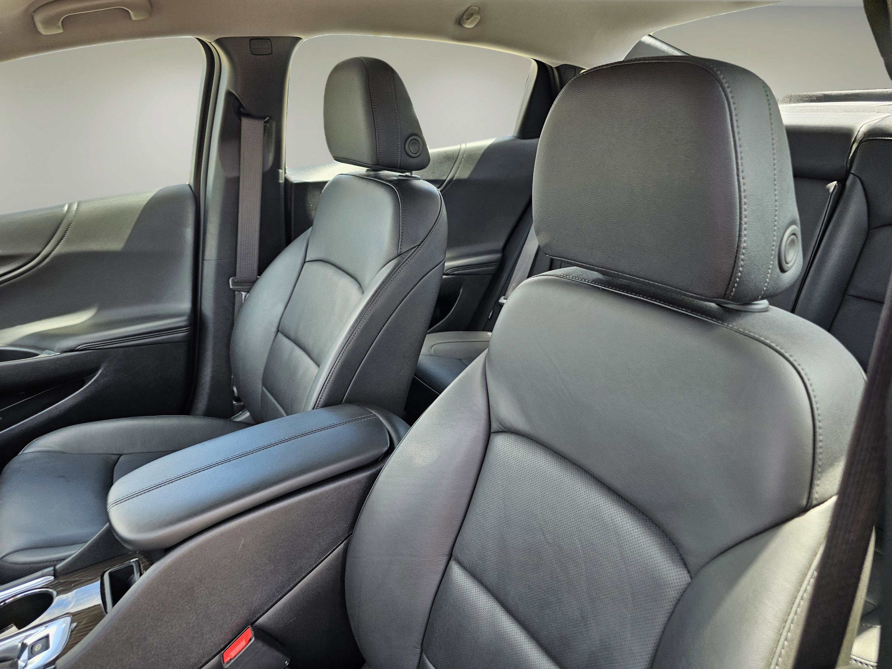 2024 Chevrolet Malibu Premier 2LT photo 13