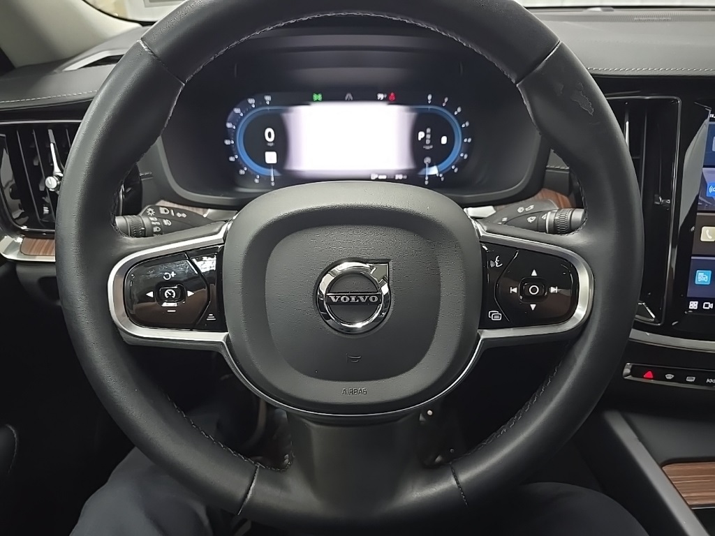 2023 Volvo S60 Ultimate photo 18
