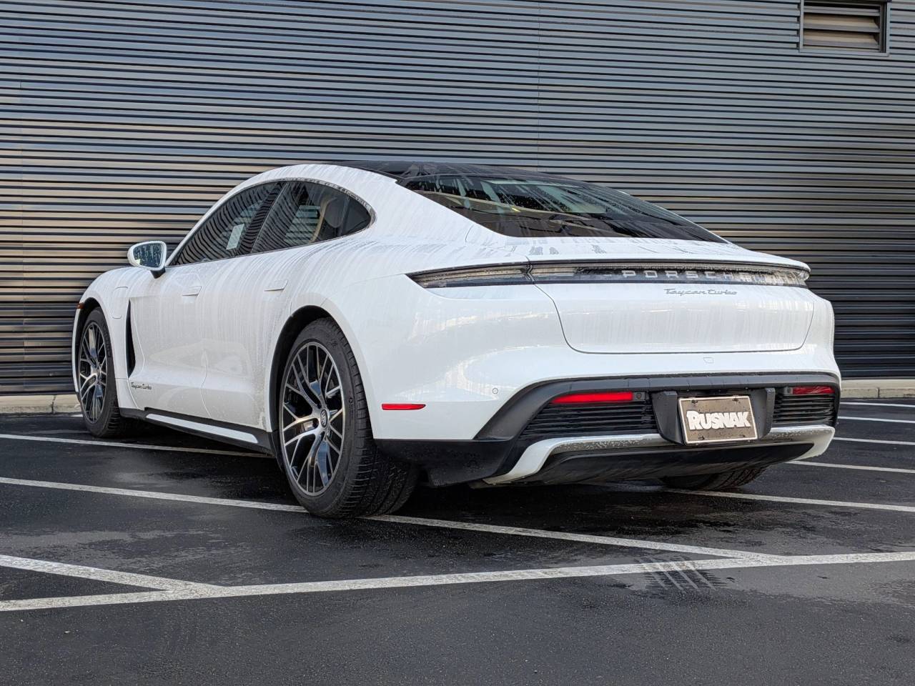 2020 Porsche Taycan Turbo photo 3