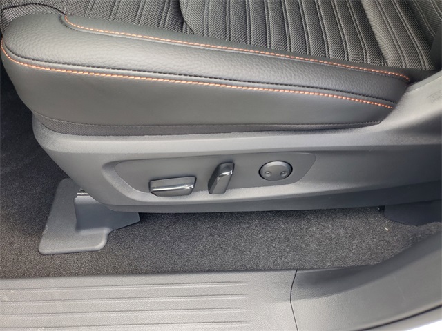 2025 Nissan Pathfinder Rock Creek photo 9