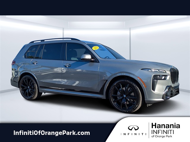 2023 BMW X7 40i's photo