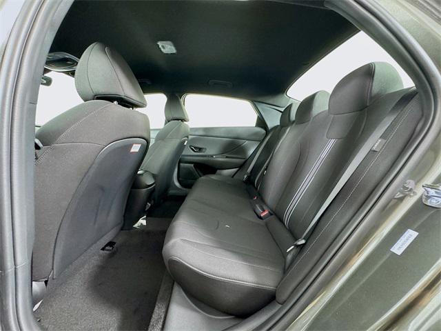 2025 Hyundai Elantra SEL Sport photo 29