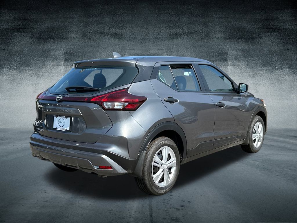 2025 Nissan Kicks Play S photo 4