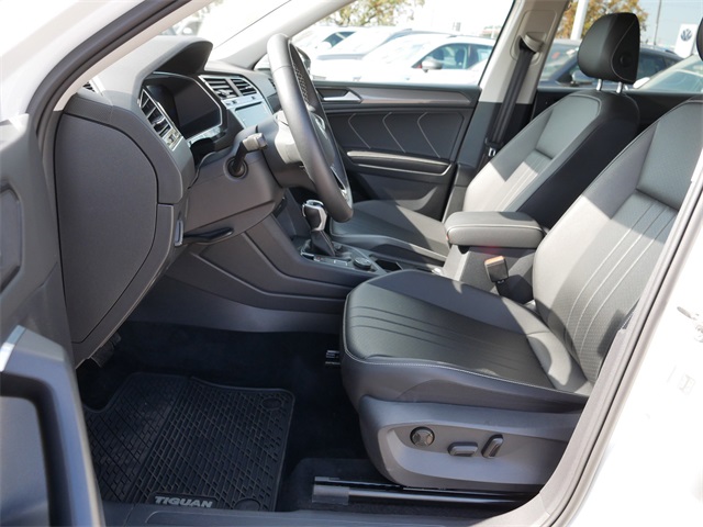2022 Volkswagen Tiguan SE photo 9