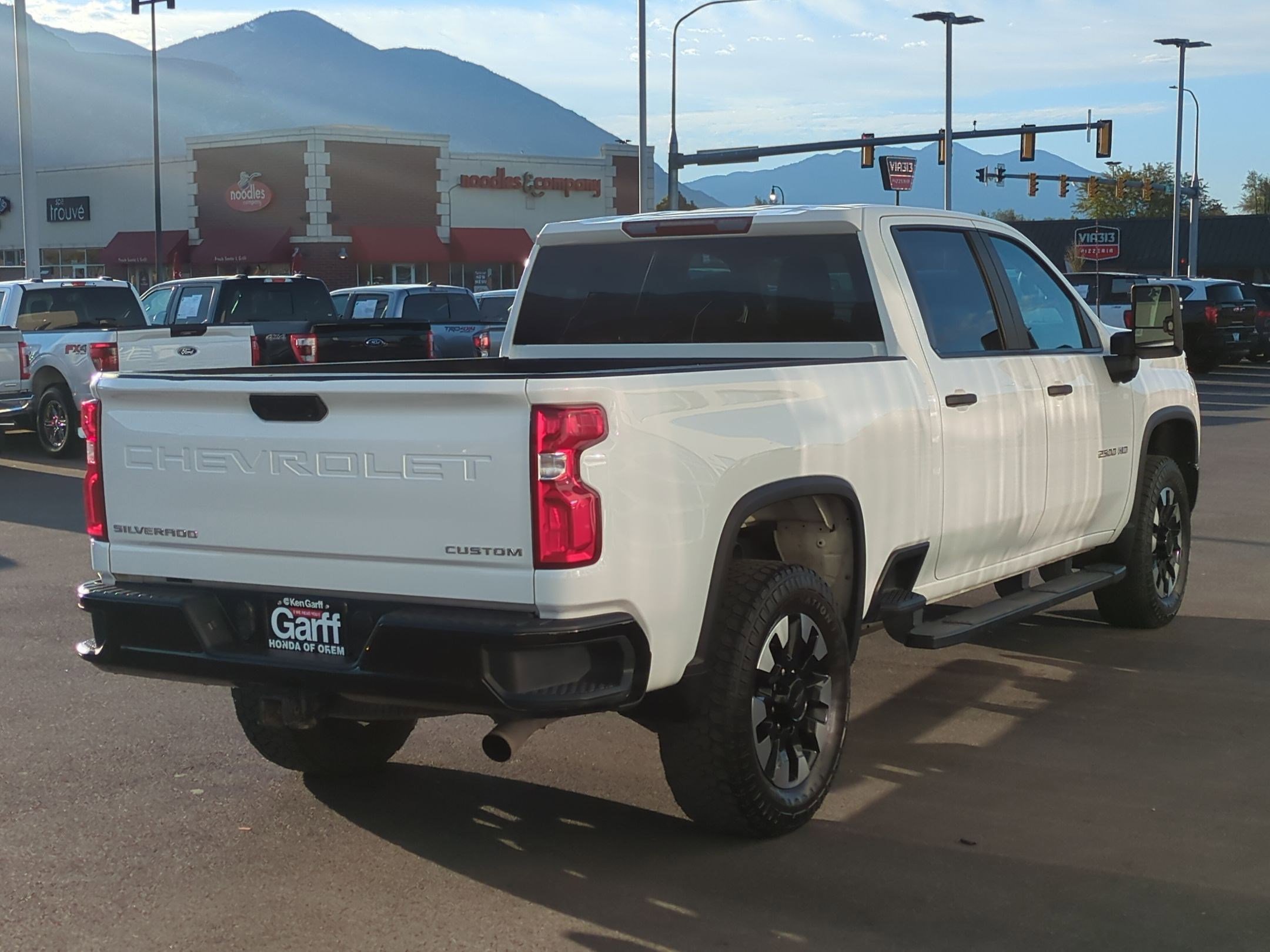 2020 Chevrolet Silverado 2500HD Custom photo 2