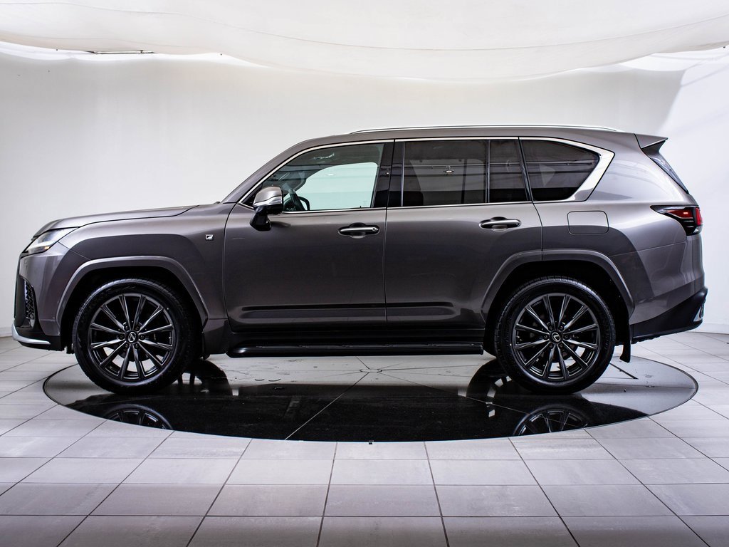 2022 Lexus LX 600 F SPORT photo 5