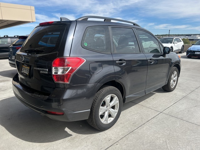 2016 Subaru Forester 2.5i photo 2