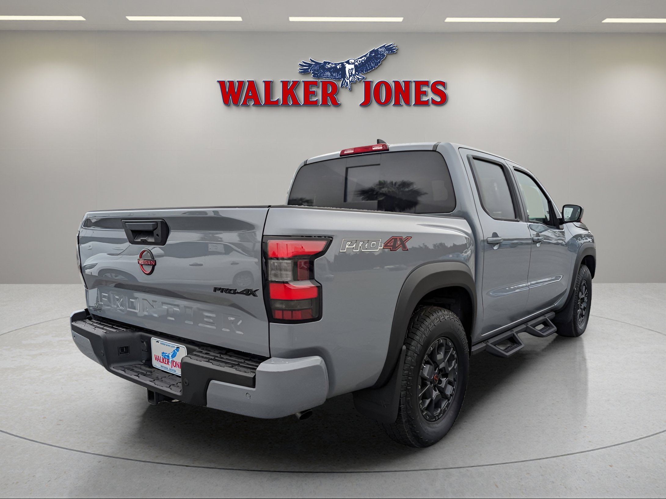 2024 Nissan Frontier photo 3