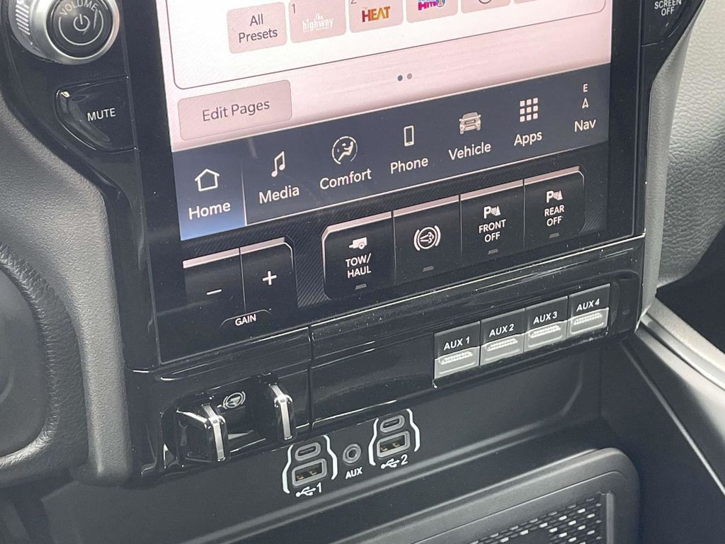 2025 Ram 2500 Laramie photo 38