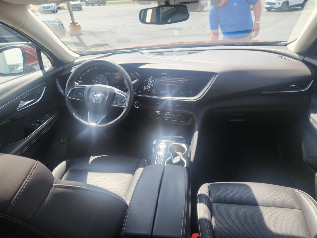 2021 Buick Envision Essence photo 2
