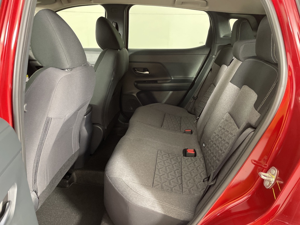 2025 Nissan Kicks SV photo 31