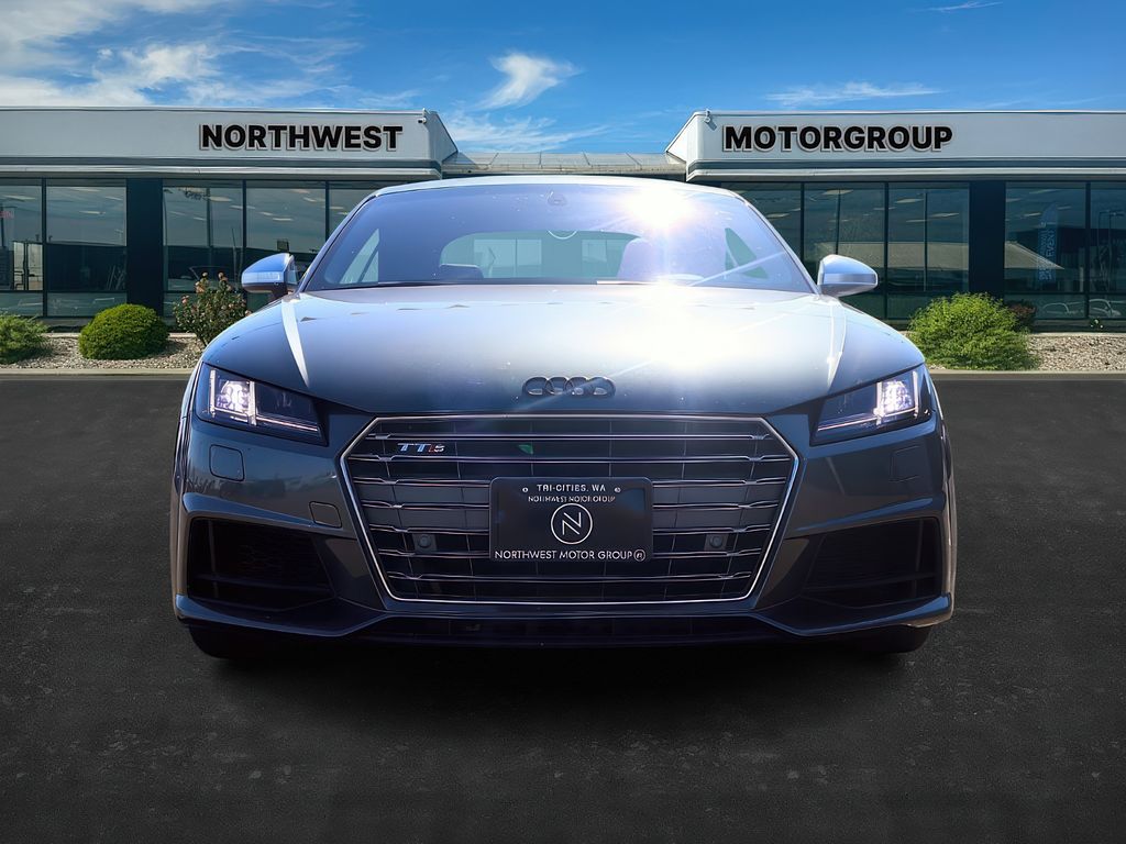 2017 Audi TTS photo 2