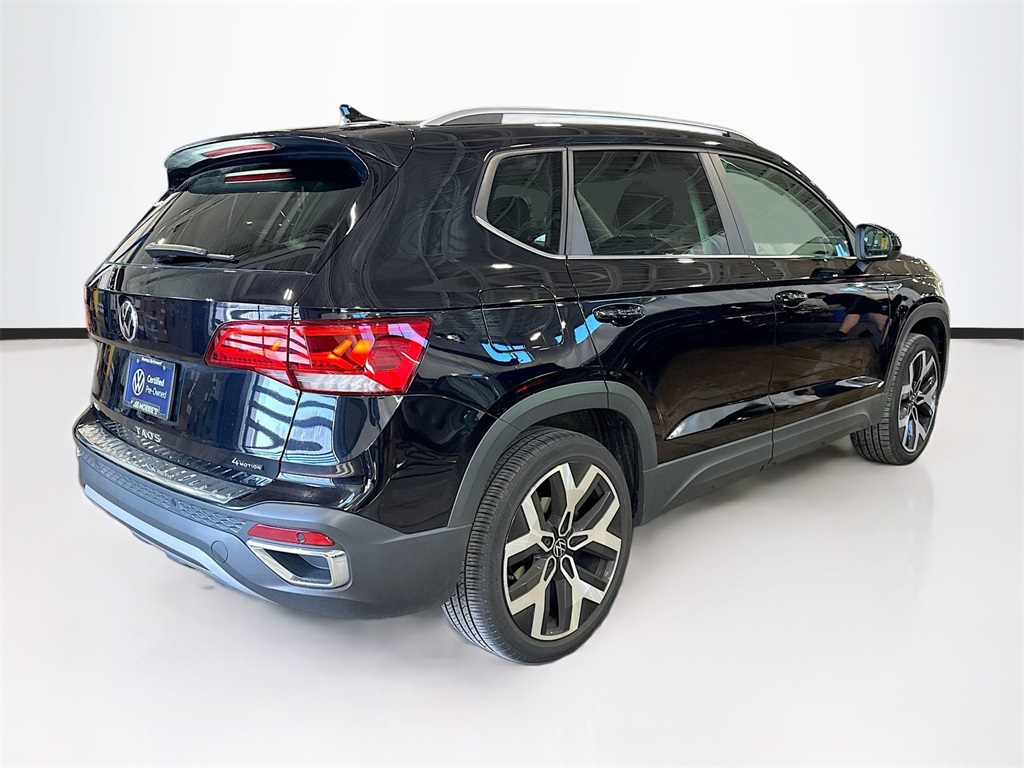 2023 Volkswagen Taos SEL photo 4