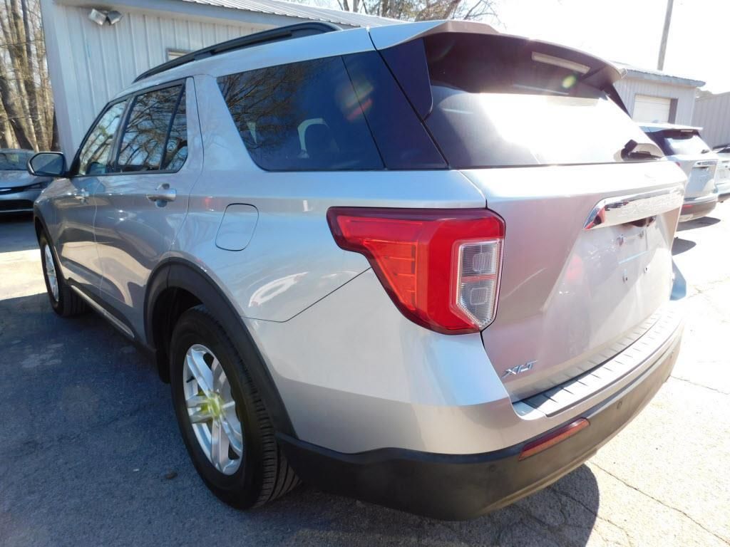 2020 Ford Explorer XLT photo 2
